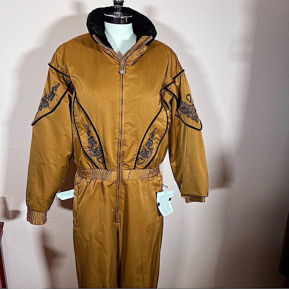 Obermeyer Vintage 1980’s Retro Copper satin Heart Embroidery Ski Snowsuit